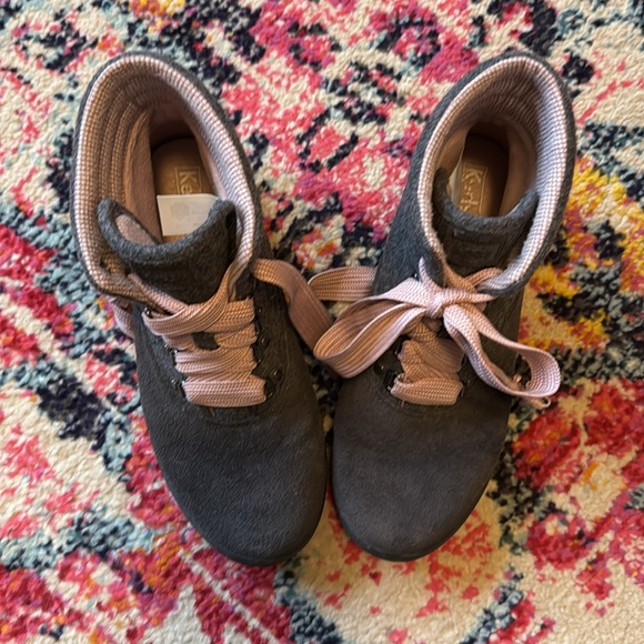 Keds Lace Ups | Women Camp Water-Resistant Boot W/ Thinsulate™ Charcoal Size 9 - Picture 2 of 4